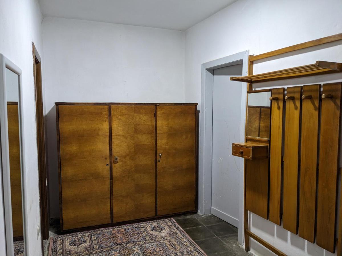 Communist Style Room Shkodër Esterno foto
